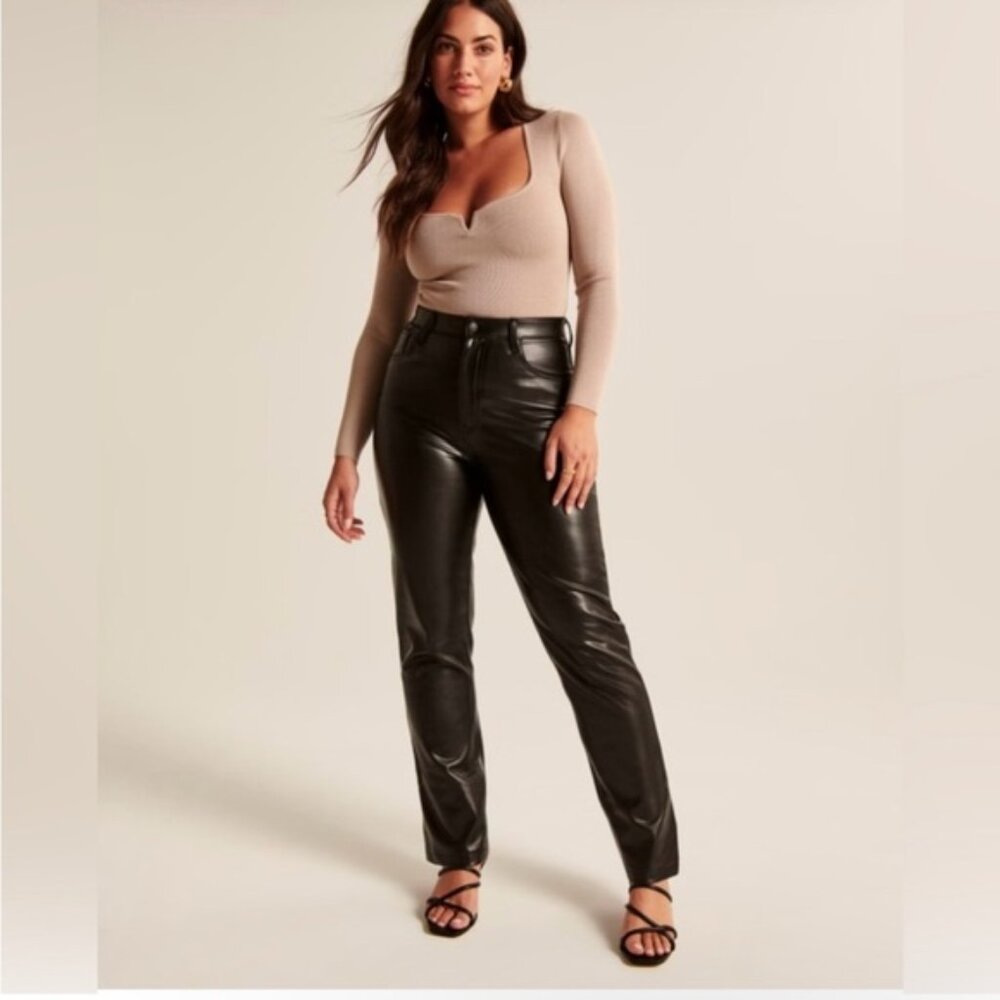 Abercrombie & Fitch The 90’s Straight Curve Love Black Faux Leather Pants 32/14